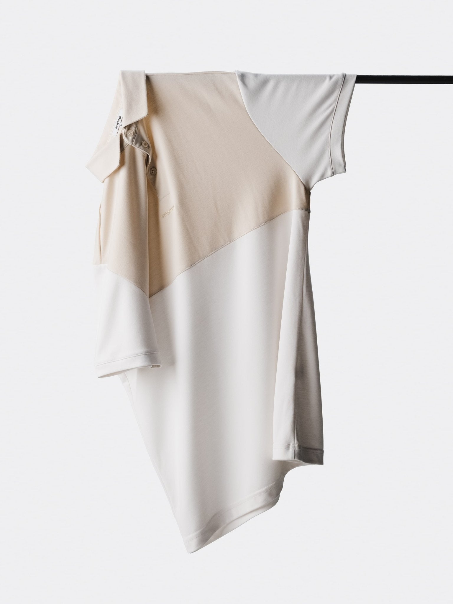 Tranquil Polo - Cloud dancer / French Oak - Pinetree